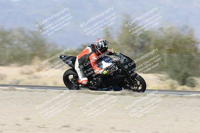 media/Dec-01-2025-Moto Forza (Mon) [[2daa91e15f]]/3-Beginner Group/Session 2 (Turn 7 Inside Pans)/